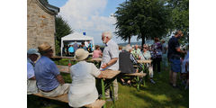 Nachfeier des Mährisch-Neustädter Wachsstockfestes an der Weingartenkapelle (Foto: Karl-Franz Thiede)